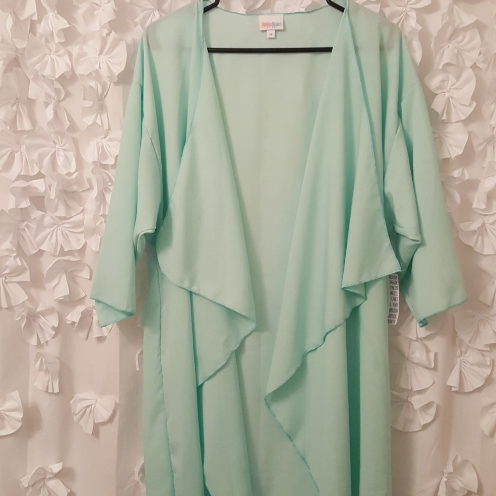 NWT Lularoe Shirley Medium